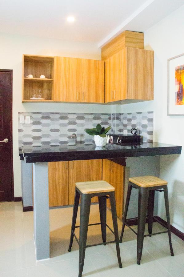 Elti Suites By Bluebookers Angeles Exterior foto